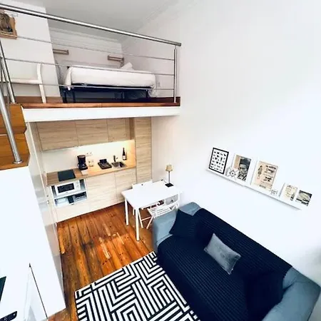 アパート Lovely Mezzanino Close To Lx Factory *