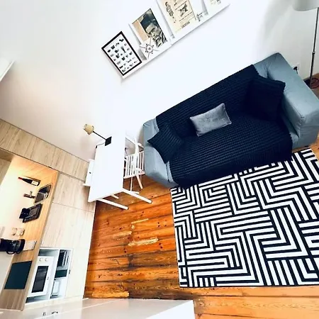 Lovely Mezzanino Close To Lx Factory アパート *