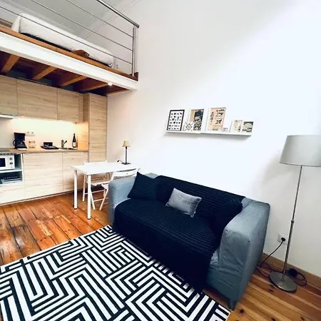 Lovely Mezzanino Close To Lx Factory Lisbon