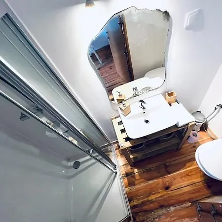 Lovely Mezzanino Close To Lx Factory 아파트 리스본